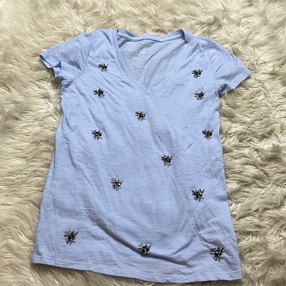 A New Day size xsmall vneck tshirt with sequin detail